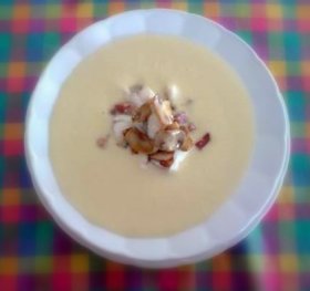 Recetas caseras : Crema de puerros con dados de rape 