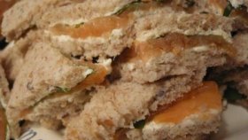 Recetas caseras : Mini sandwiches de rucula y salmon 