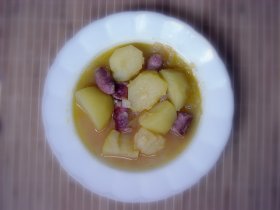Recetas caseras : PATATAS CON SALCHICHAS 