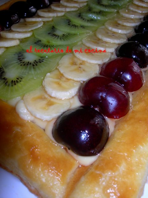 Recetas caseras : Tarta de kiwi, platano, y cerezas 