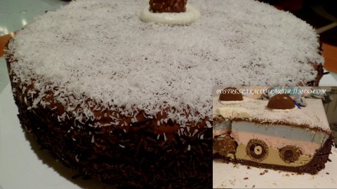 Recetas caseras : Tarta de ferrero, moka y nata 