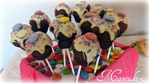 Recetas caseras : Piruletas de mini-magdalenas 