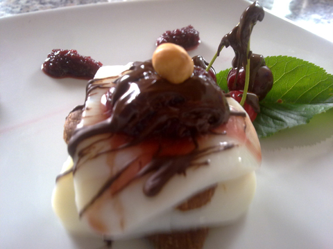 Recetas caseras : Milhojas de cuajada, chocolate y cerezas 