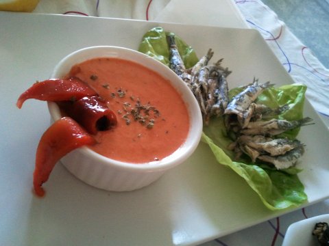 Recetas caseras : Salsa de pimenton rojo y yogurt al oregano para pescado 
