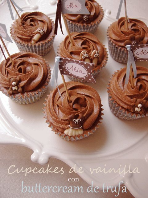 Recetas caseras : Cupcakes de vainilla con buttercream de trufa 