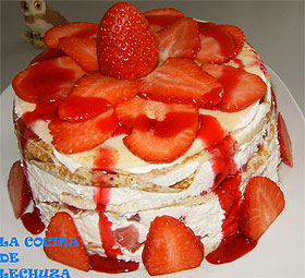 Recetas caseras : Torre de filloas y fresas 