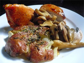 Recetas caseras : Pollo ahumado - Papa ecrase con hierbas & variedad de hongos 