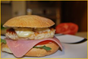 Hamburguesa de pollo in, con queso de arzúa
