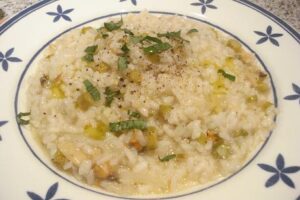 Risotto con espárragos y almejas