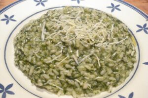 Risotto espinacas y ricotta salata (requesón)