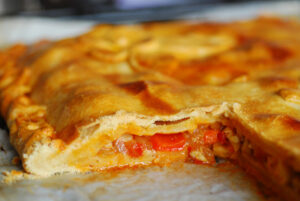 Empanada de zamburiñas con chorizo